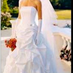 New wedding dress w tags 14 size white with gloves